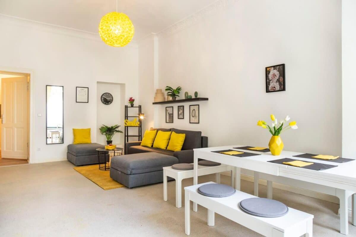 Modern 2 Bedroom Apartment In Berlin Schoeneberg Eksteriør bilde